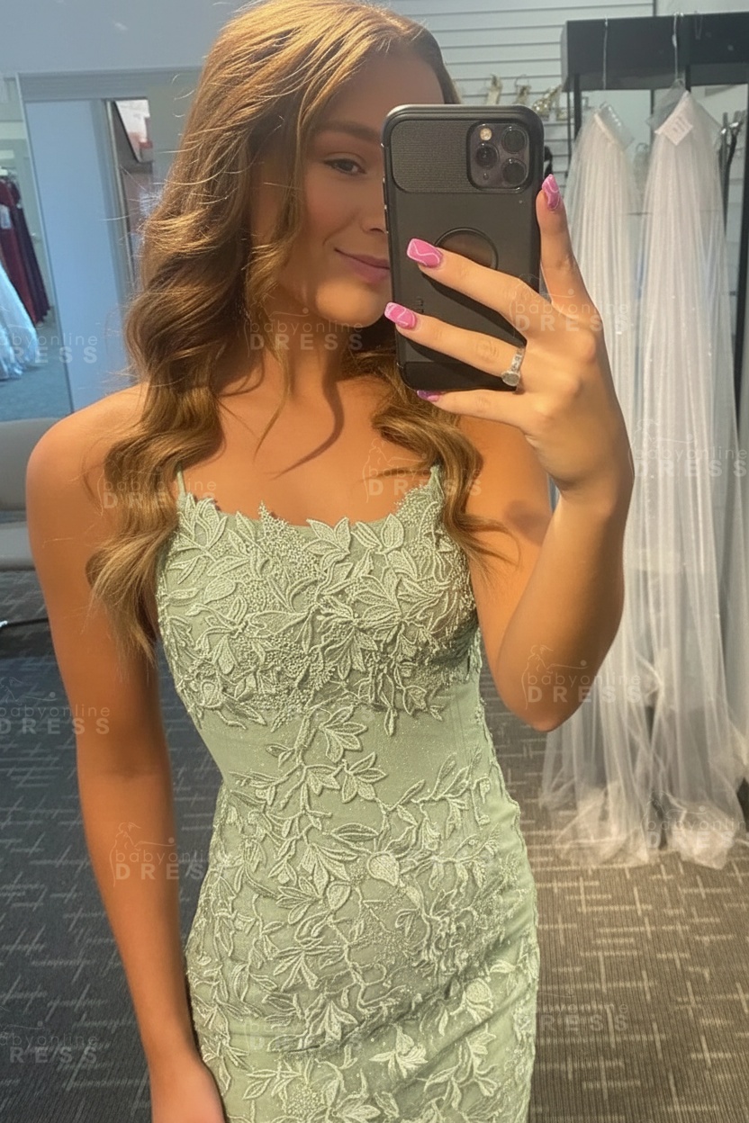 Lilac Spaghetti Straps Lace-up Short Homecoming Dress with Appliques