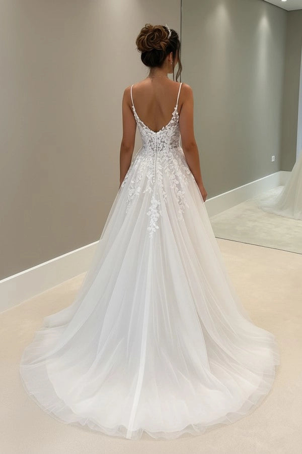 Elegant Tulle Appliques A-Line Lace Wedding Dress Sleeveless