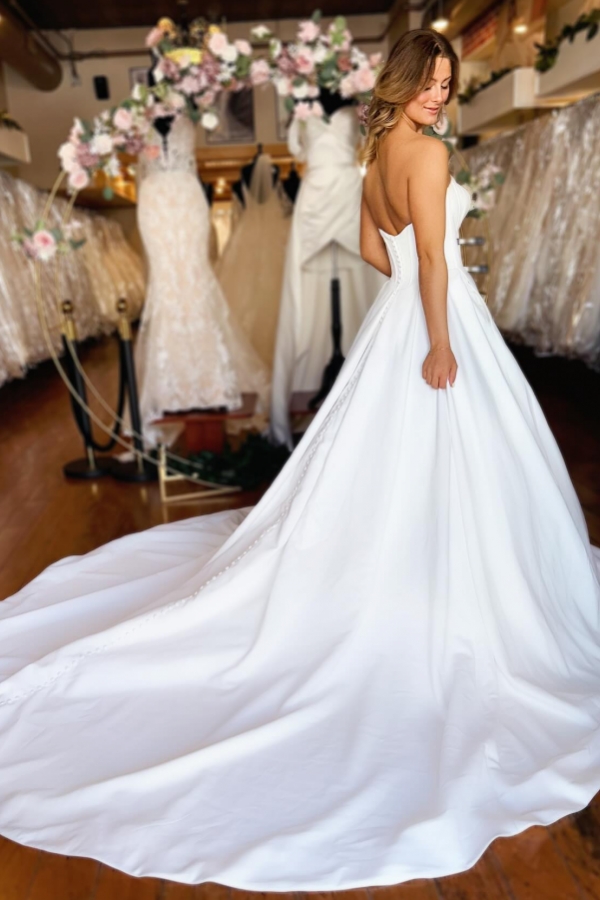 Strapless Sleeveless White Satin Court Train Wedding Dresses