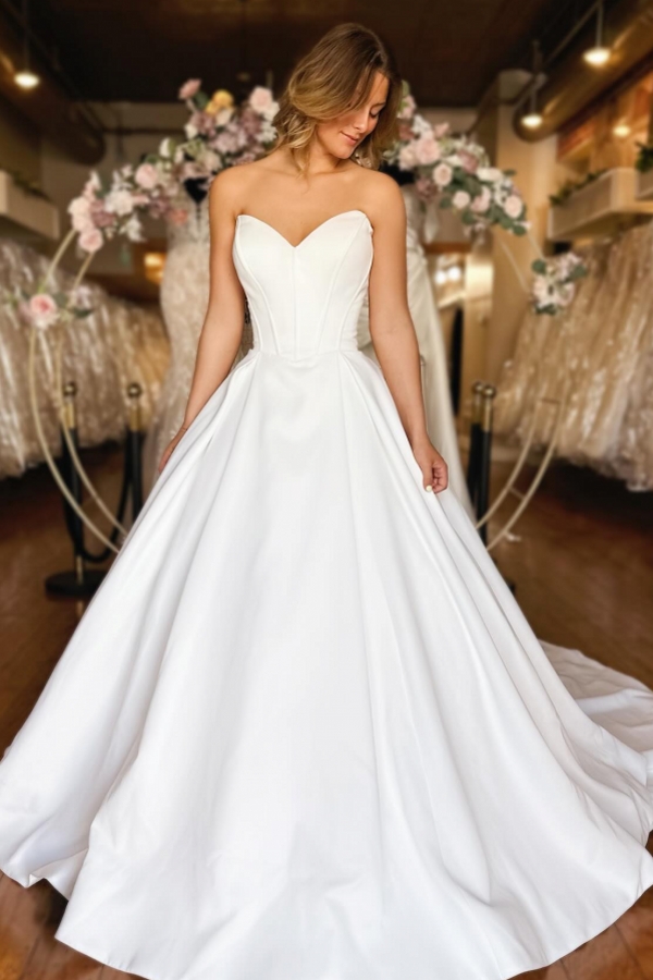 Strapless Sleeveless White Satin Court Train Wedding Dresses
