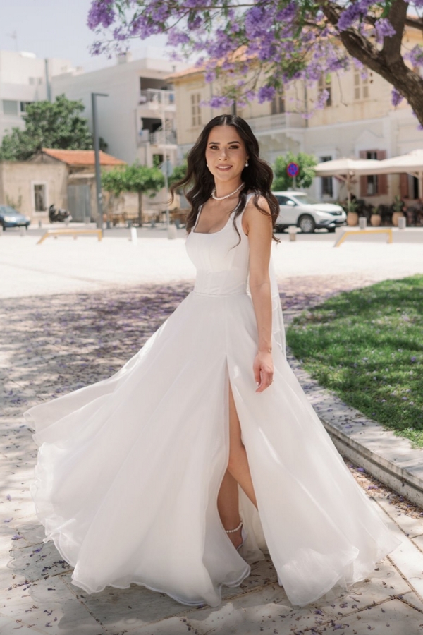 Straps Square neck Tulle Wedding Dresses