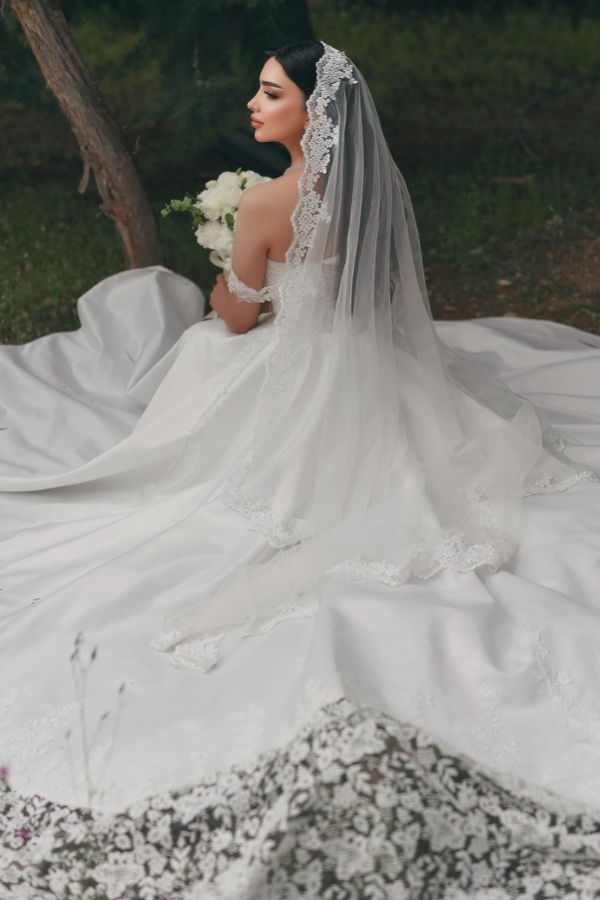 Sweetheart White Satin A-line Garden Wedding Dresses