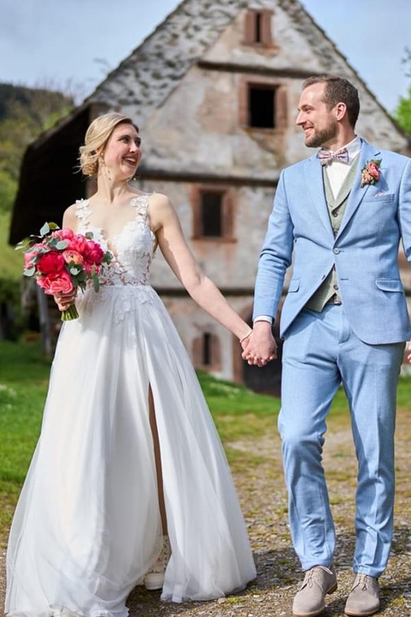 White Halter Princess Tulle Spring Wedding Dresses