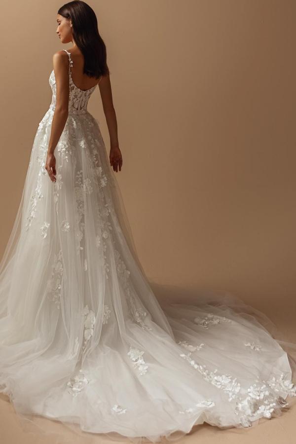 Spaghetti Straps Square Neck Tulle Aline Wedding Dress with Lace Appliques