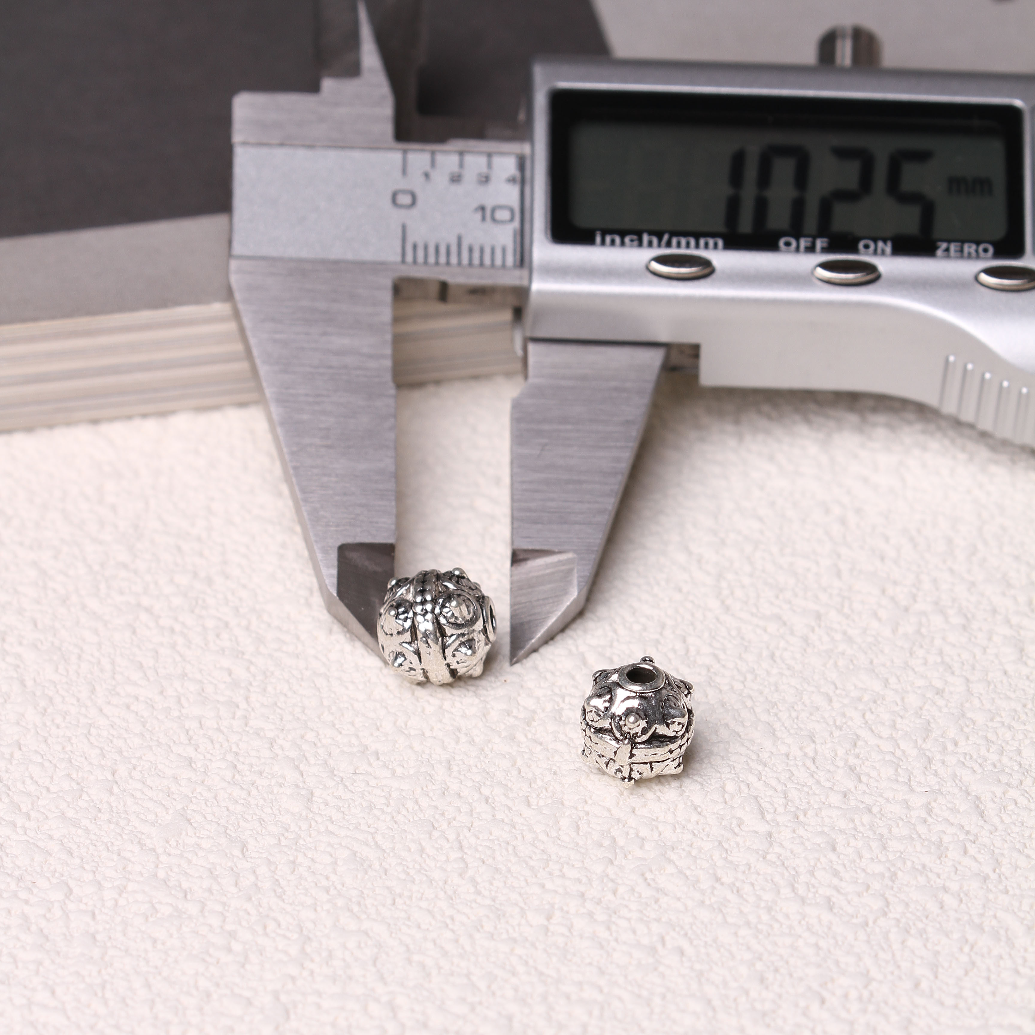 11/01=Tibetan silver charms(ALLOY) =ZS001-ZS100