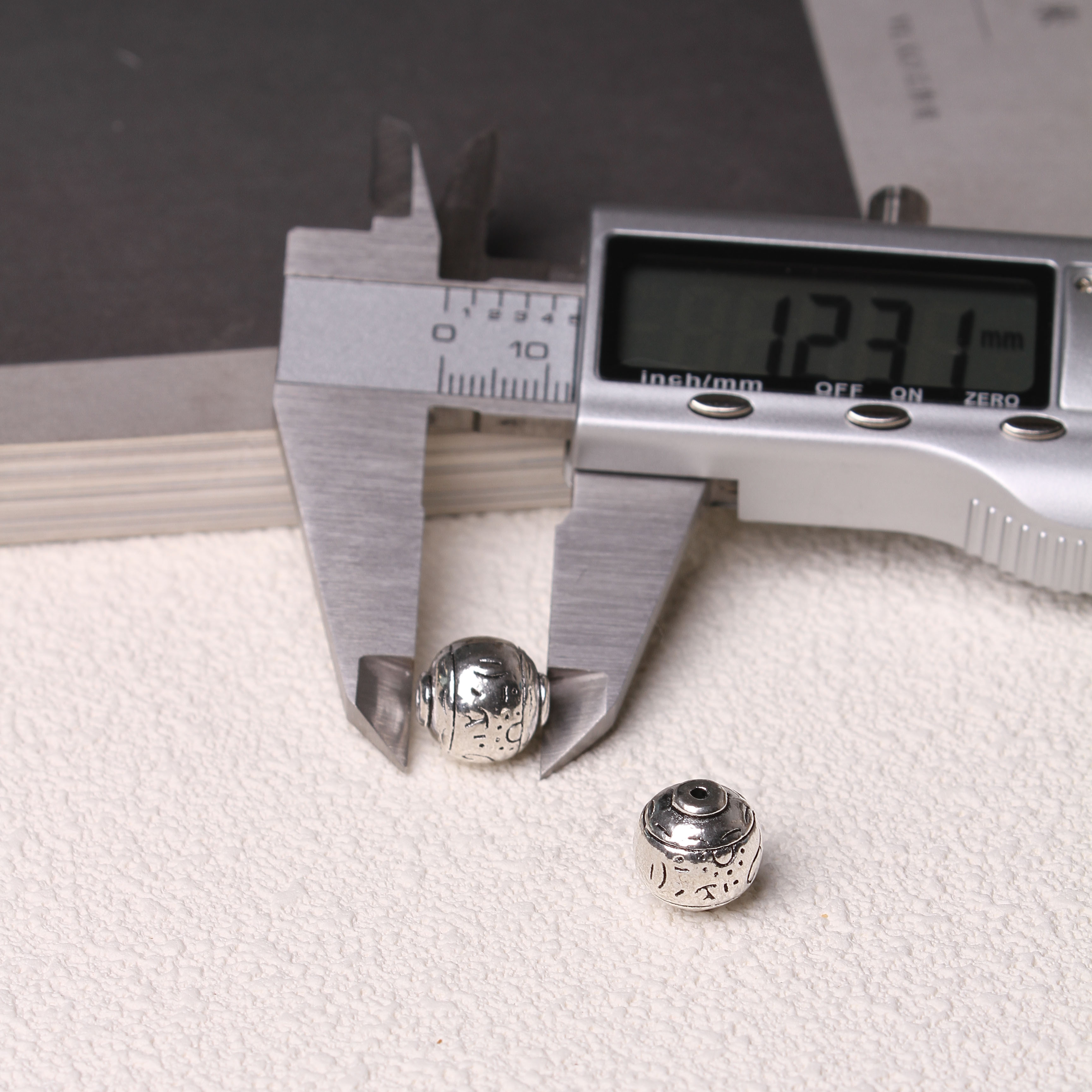 SPCACER BEADS=Tibetan silver charms(ALLOY) =ZS001-ZS100