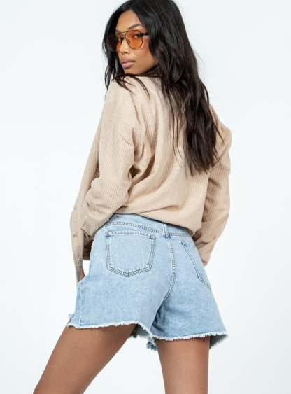 Kaylan Light Wash Frayed Shorts Denim