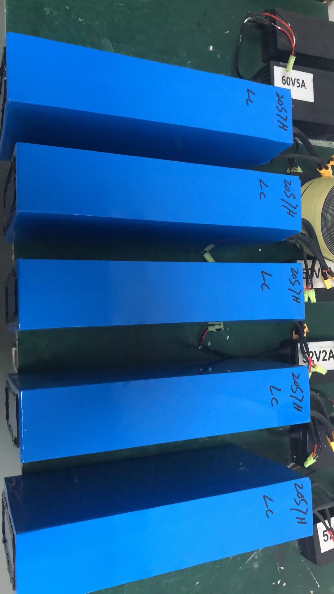 X13/X14 Battery Capacity: 72V 40Ah