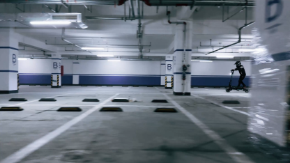 Amakou ST500 Custom E-Scooter | Premium Custom Build Featuring a Smart Bluetooth Display, Adjustable Suspension, and 11-Inch Tires for a Smooth, Connected Ride