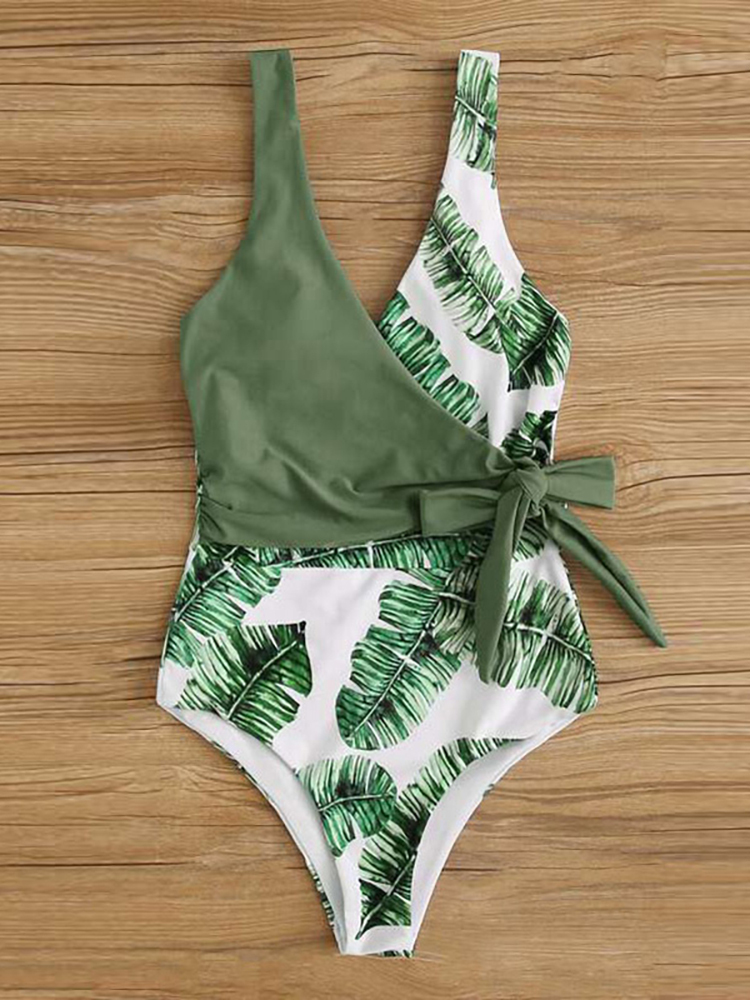 Plus Size Leaf Print Patchwork Swimsuit
