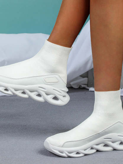 Plus Size Knit Slip-On Sock Sneakers