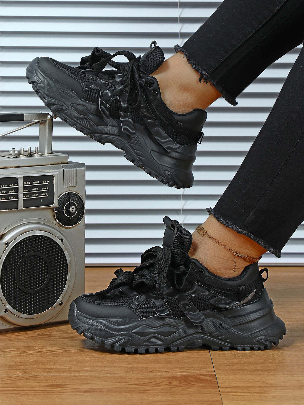 Thick Sole Breathable Mesh Lace-Up Sneakers