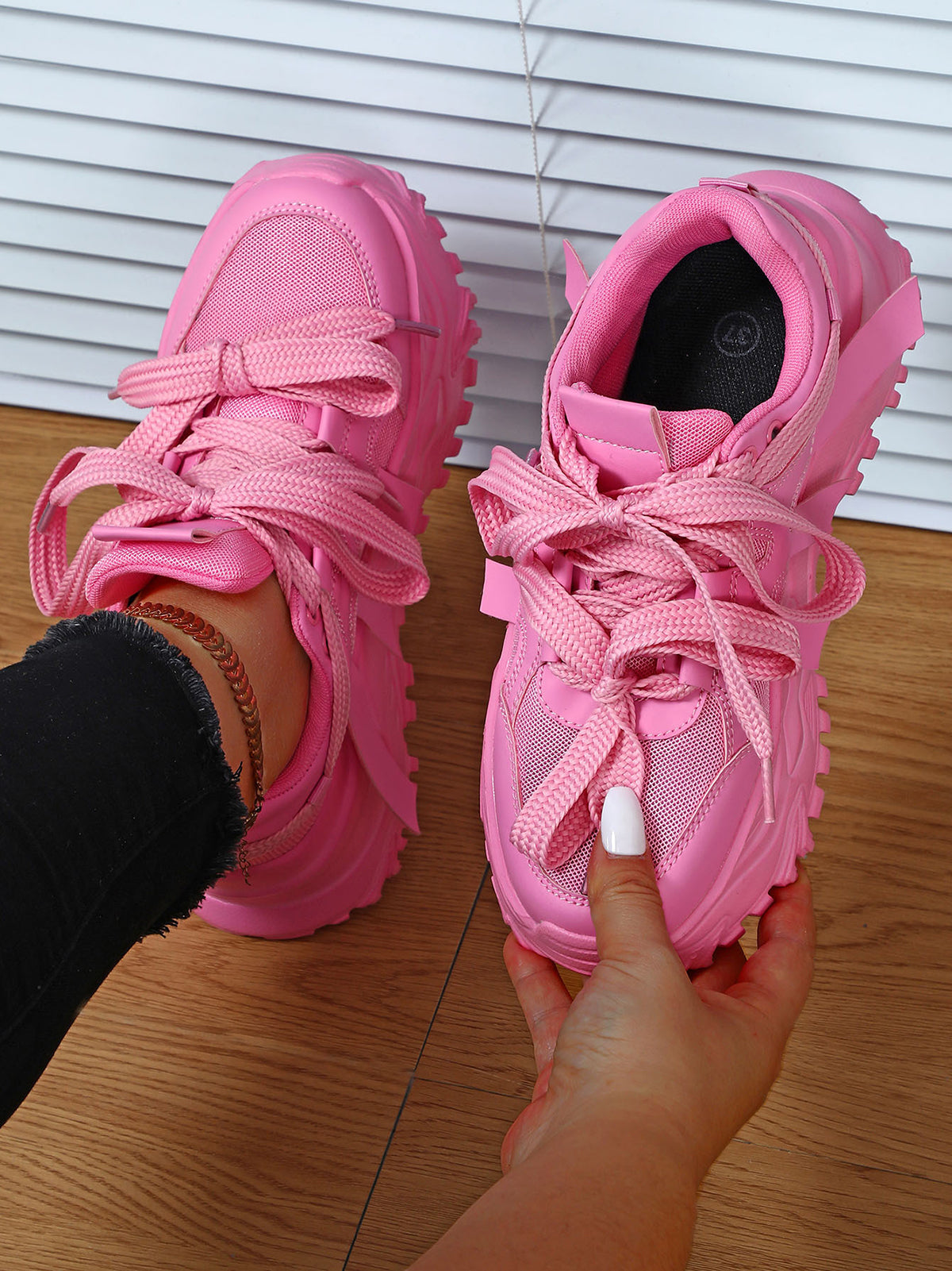 Thick Sole Breathable Mesh Lace-Up Sneakers