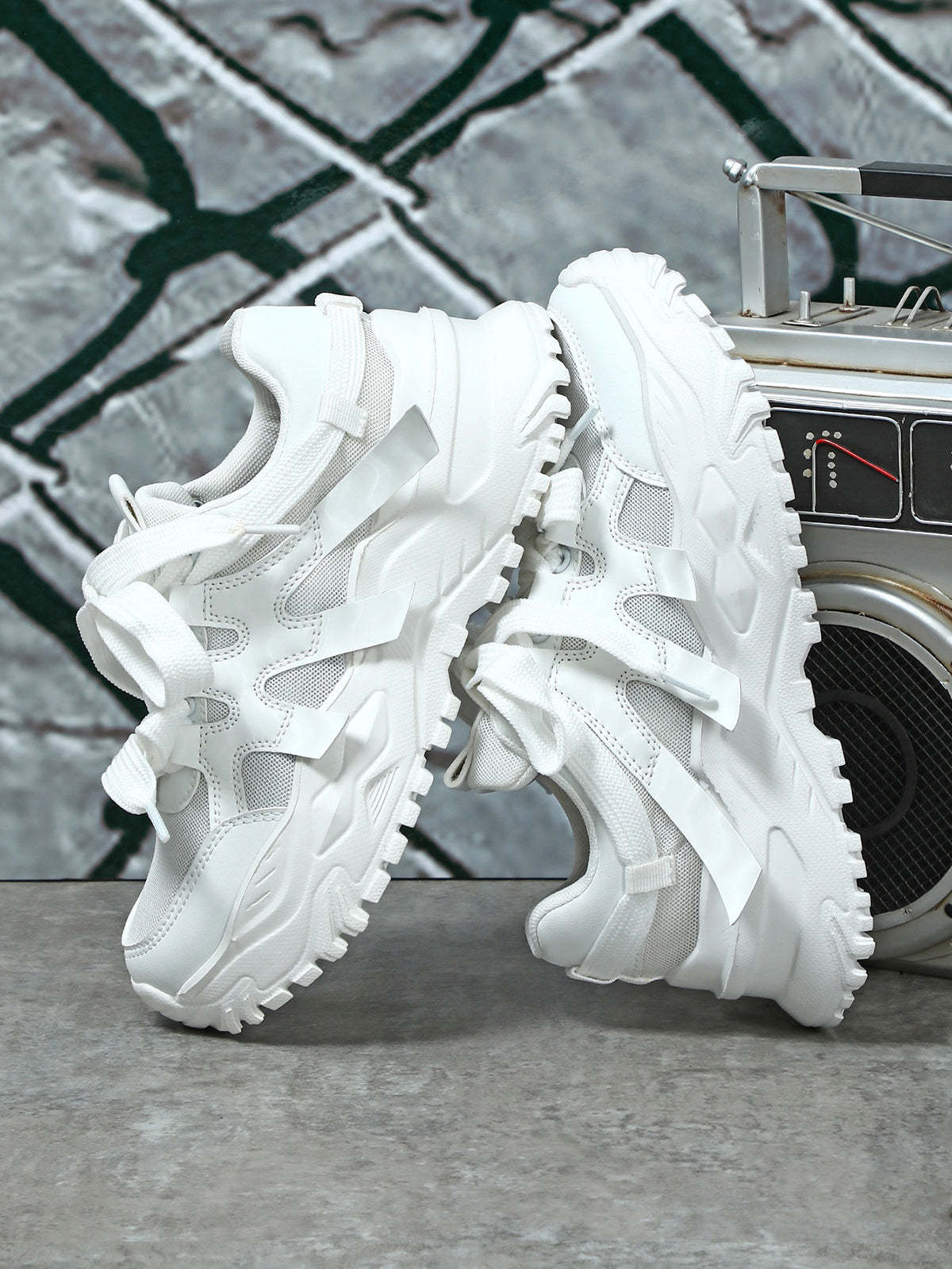 Thick Sole Breathable Mesh Lace-Up Sneakers