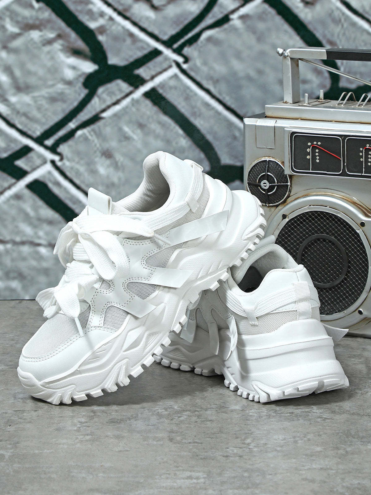 Thick Sole Breathable Mesh Lace-Up Sneakers