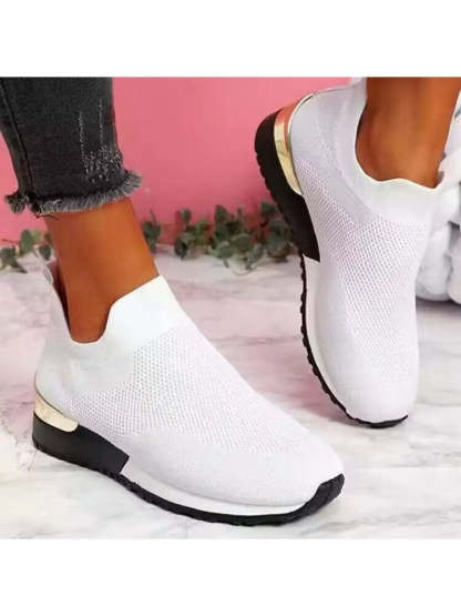 Breathable Flyknit Elastic Sneaker