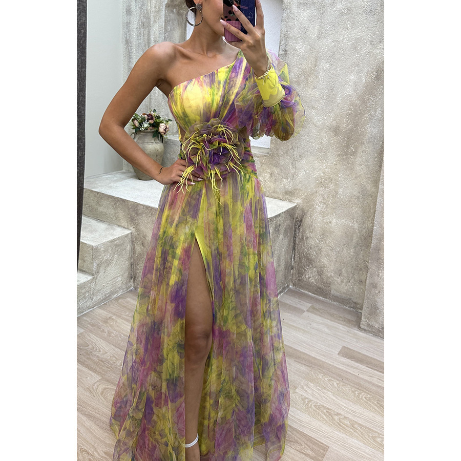 Haute-Couture-Mesh-Kleid mit freiliegenden Schultern