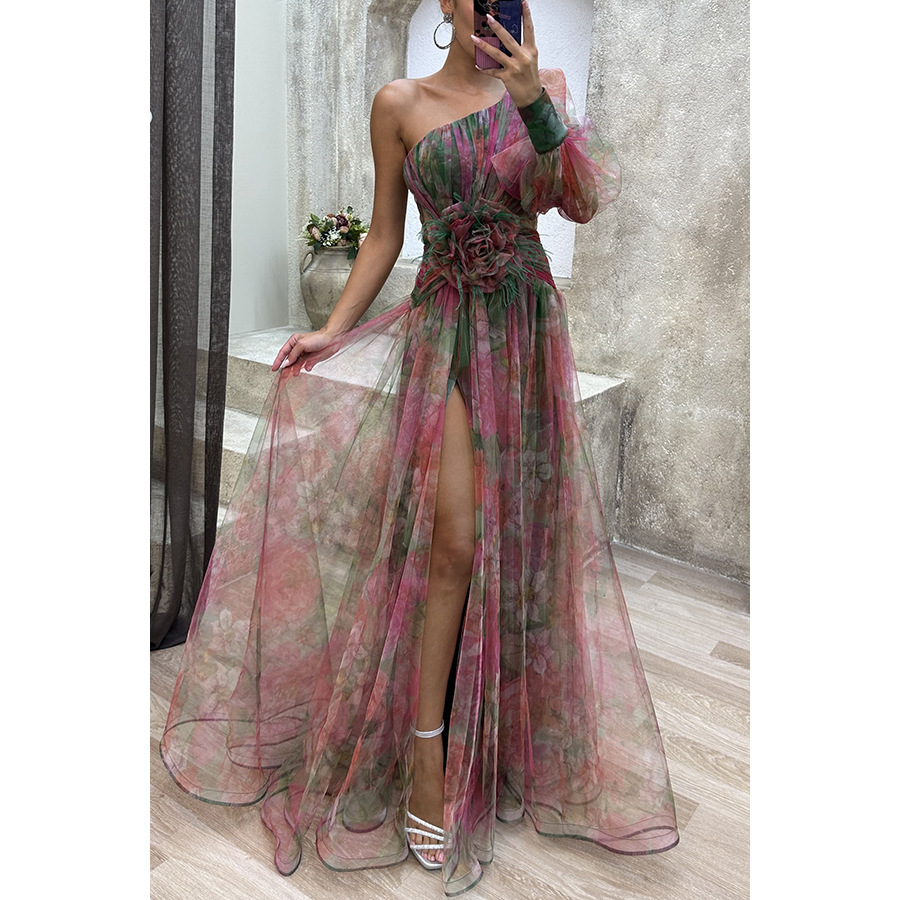Haute-Couture-Mesh-Kleid mit freiliegenden Schultern