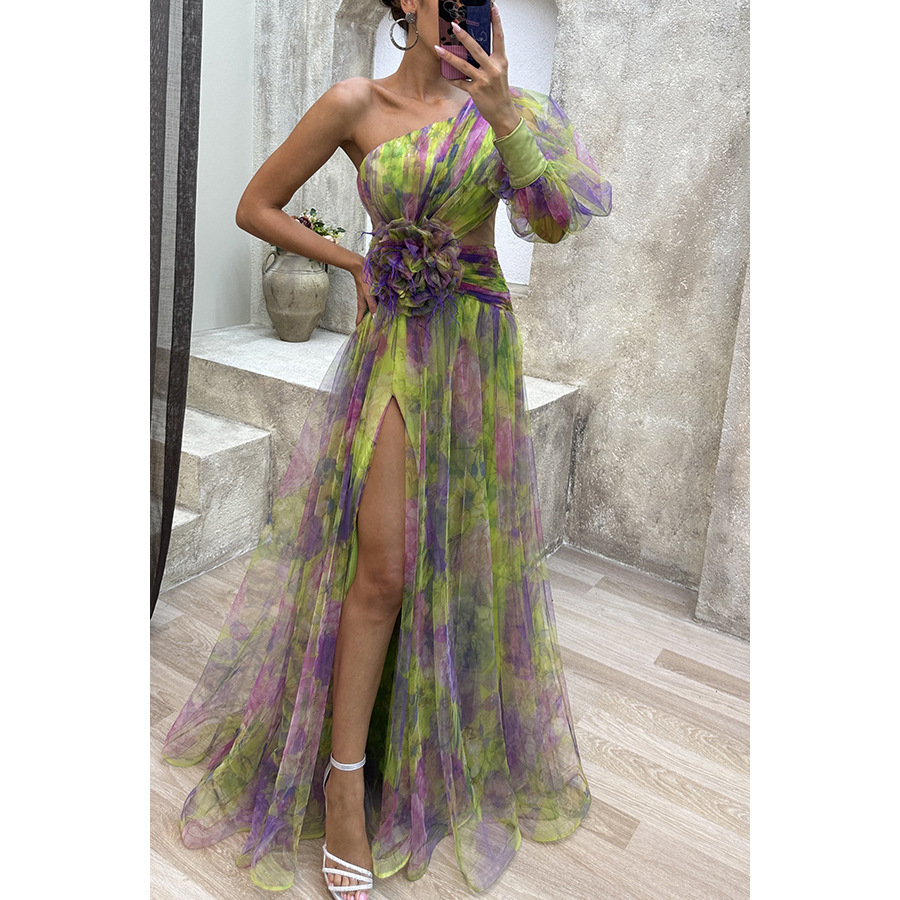 Haute-Couture-Mesh-Kleid mit freiliegenden Schultern