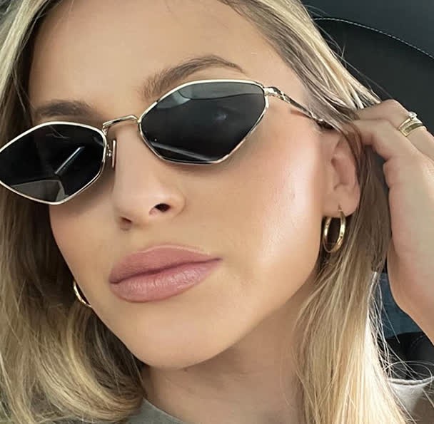 Spykay™ SG60713 Small Rhombus Frame Metal Temples Sunglasses