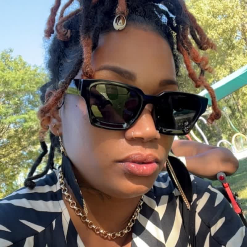 Spykay™ SG60711 Square Frame Tinted Sunglasses - image 4