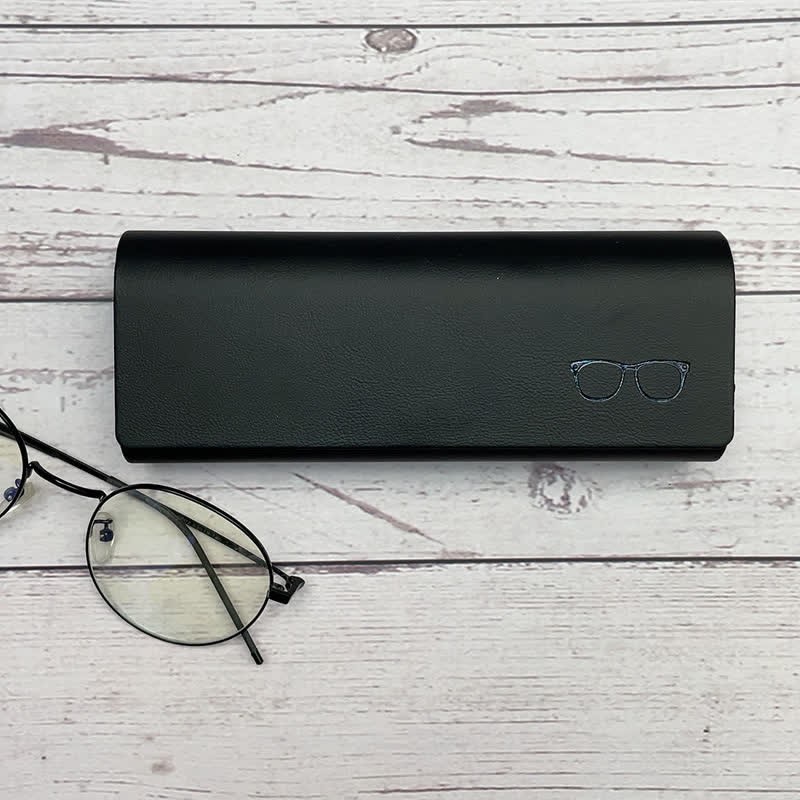 【 Free Gift On Orders Over $30】Spykay™ SG61040 Unisex Bear Print Hard Eyeglass Case - image 4