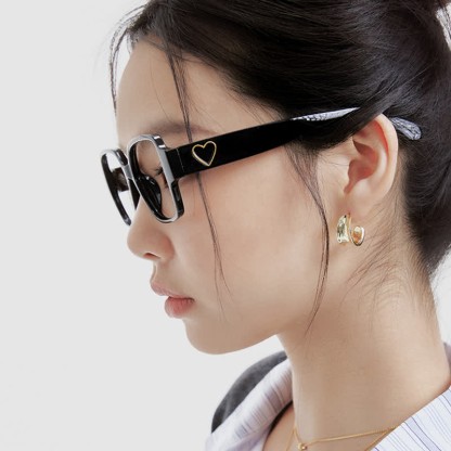 Spykay™ EG26858 Square Frame Heart Temples Anti-blue Light Simple Glasses with Nylon Lenses - image 6