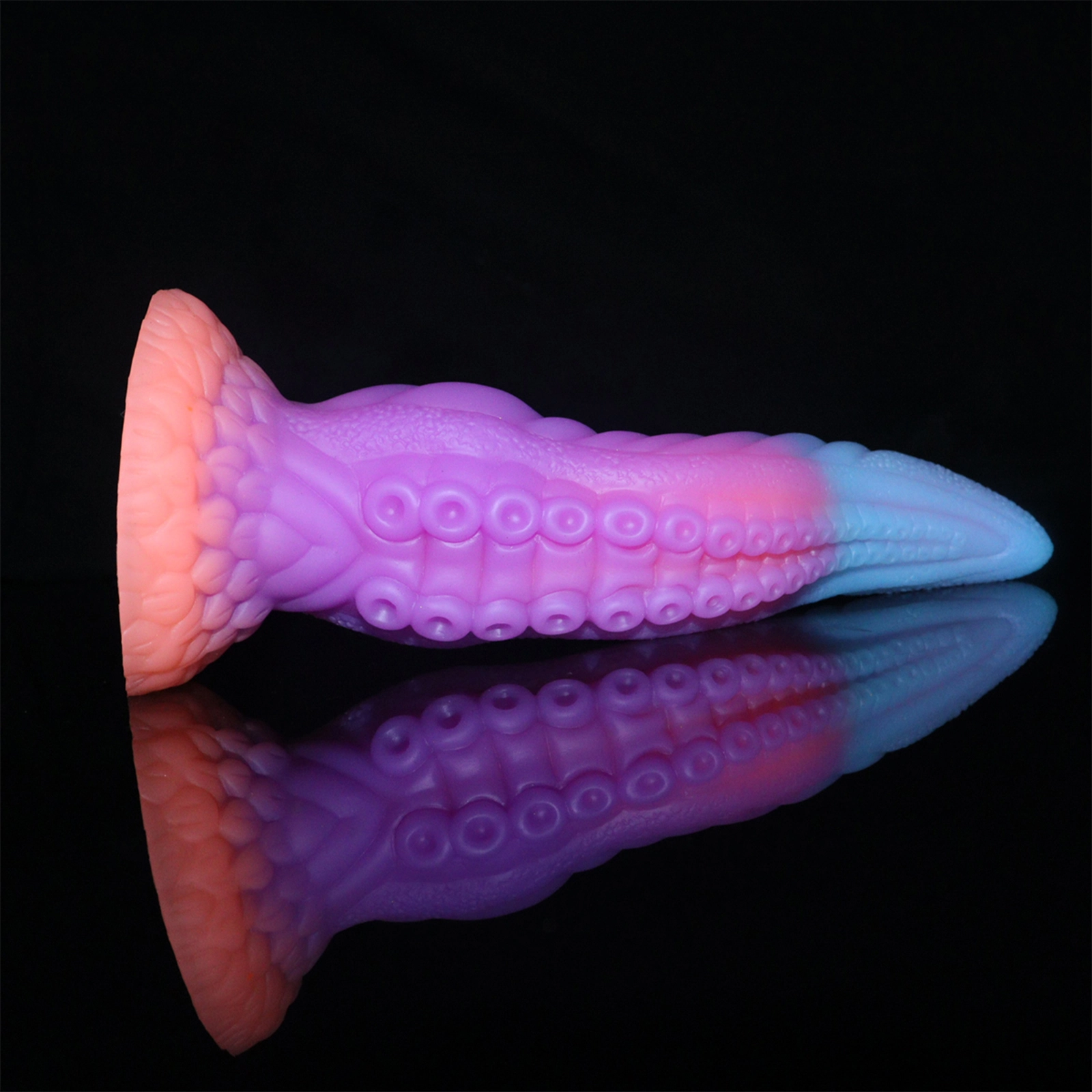 Glow In The Dark Tentakel Dildo Mit Saugnapf 25cm