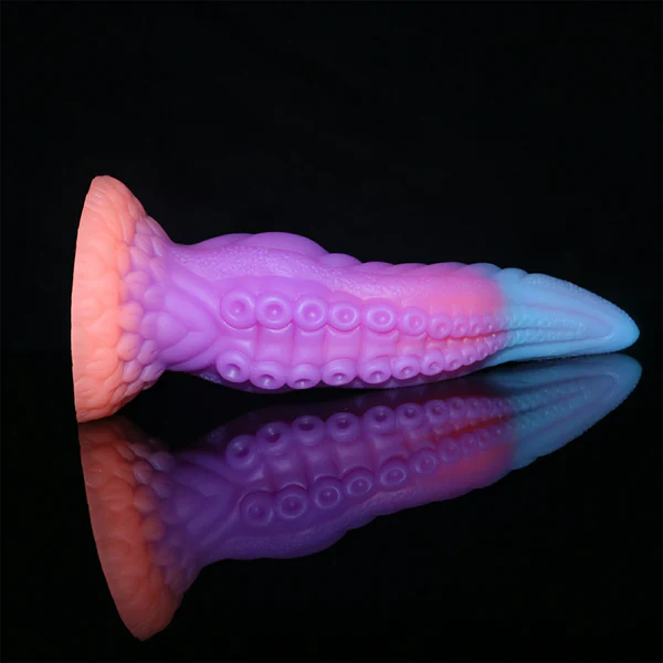 Glow In The Dark Silikon Dildo med Sugpropp 25cm