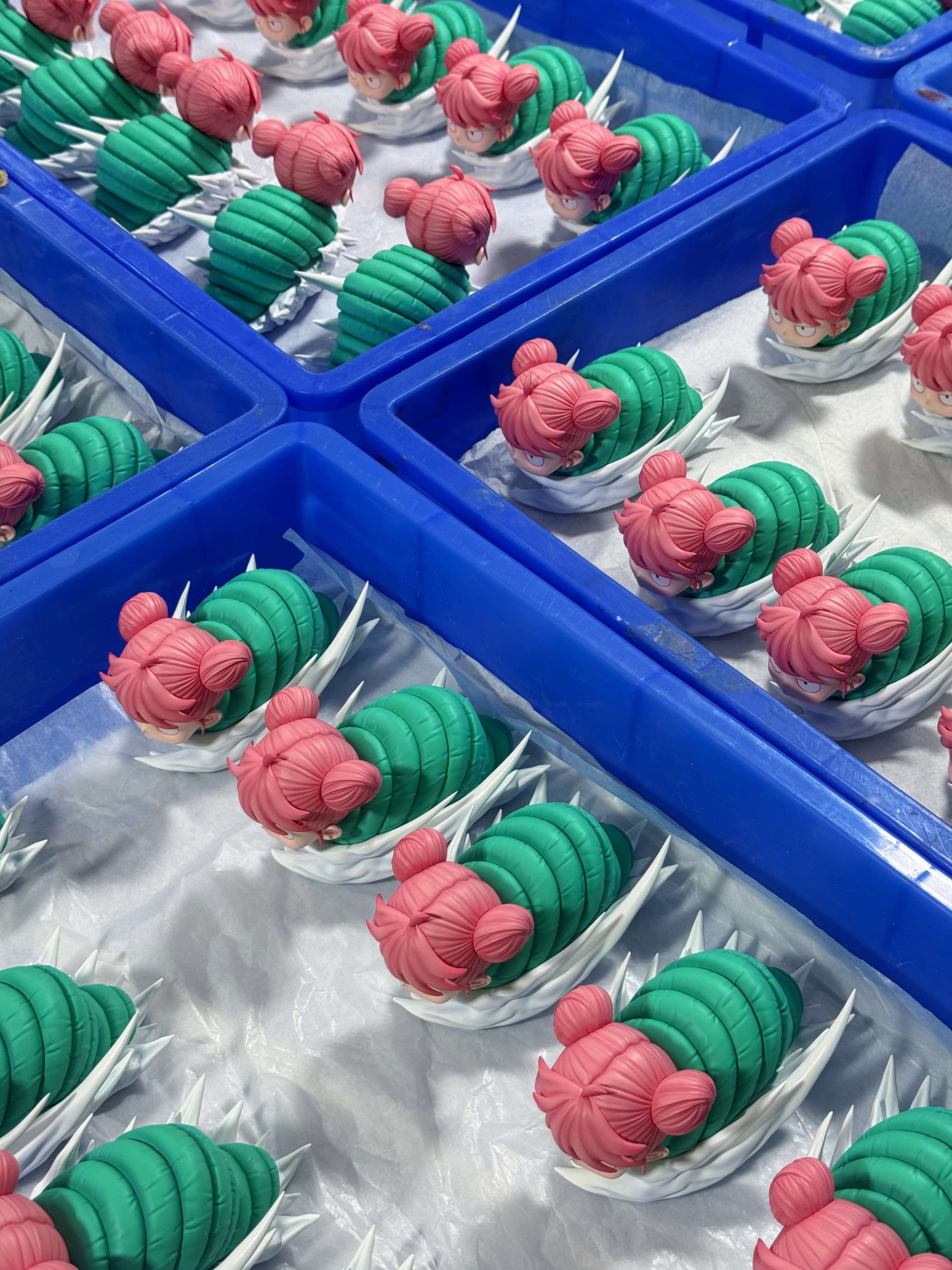 WAKUWAKU Caterpillar Anya Spy Family GK Figure Statue Model In Stock