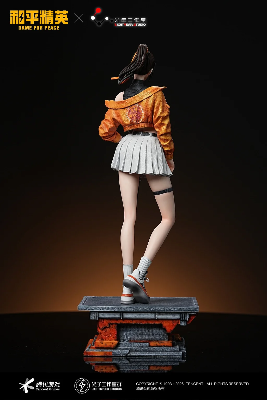 Light Year Studios-Jili & Helmet Man – PUBG Resin Statue
