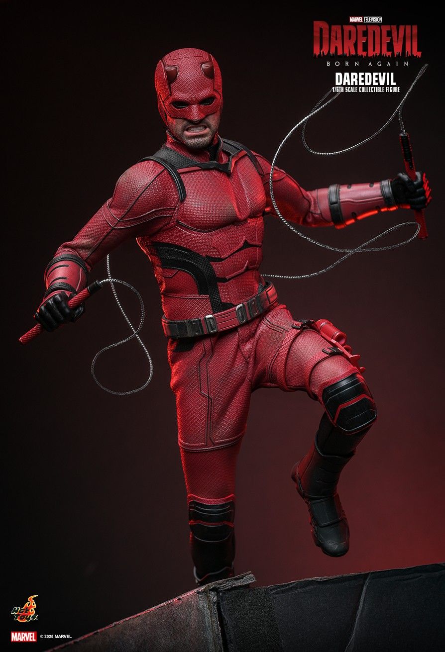 Hottoys - Marvel Daredevil: Born Again Daredevil 1/6th scale Collectible Figure TMS154 (Licensed)