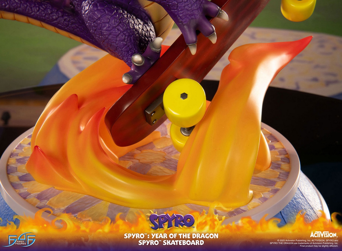 First 4 Figures - Spyro Year of the Dragon SpyroTM Skateboard (Licensed) Status(GK)