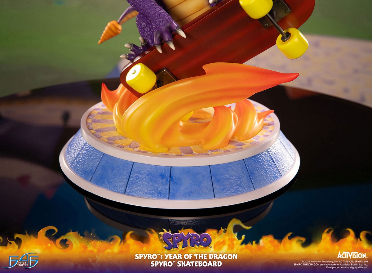 First 4 Figures - Spyro Year of the Dragon SpyroTM Skateboard (Licensed) Status(GK)