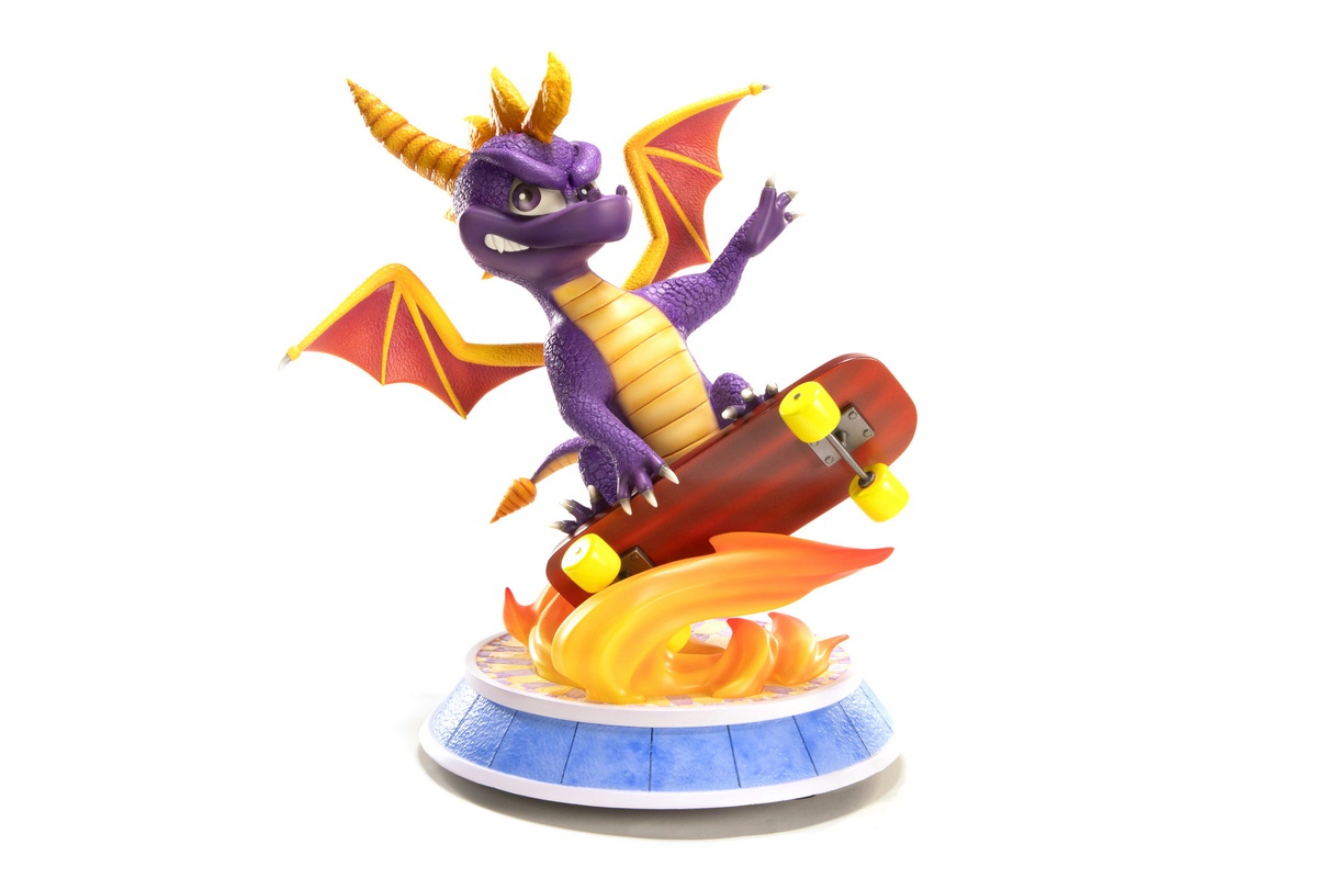 First 4 Figures - Spyro Year of the Dragon SpyroTM Skateboard (Licensed) Status(GK)