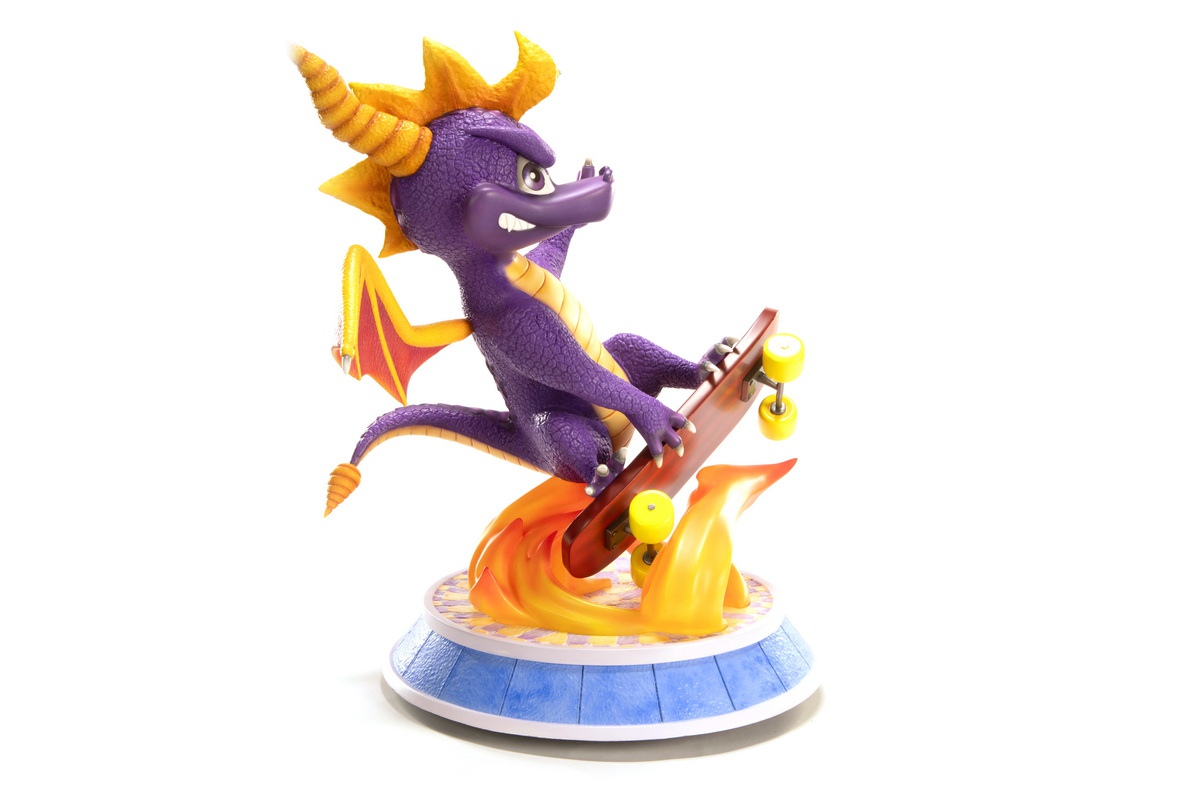 First 4 Figures - Spyro Year of the Dragon SpyroTM Skateboard (Licensed) Status(GK)