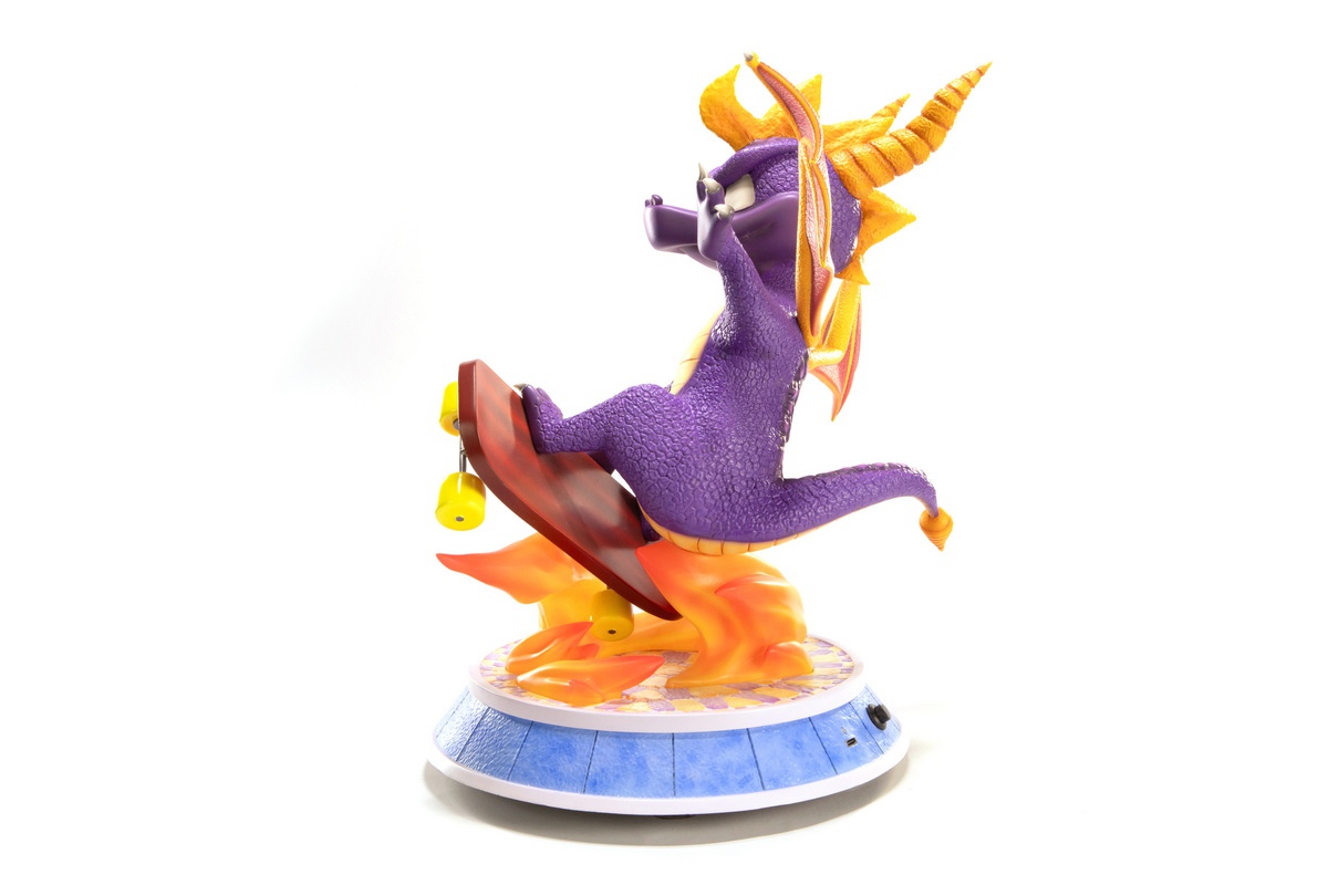 First 4 Figures - Spyro Year of the Dragon SpyroTM Skateboard (Licensed) Status(GK)