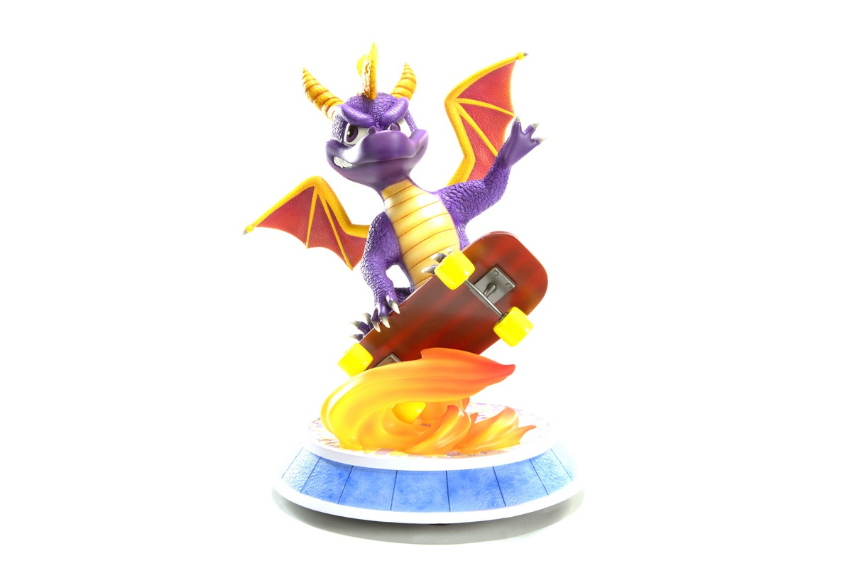 First 4 Figures - Spyro Year of the Dragon SpyroTM Skateboard (Licensed) Status(GK)