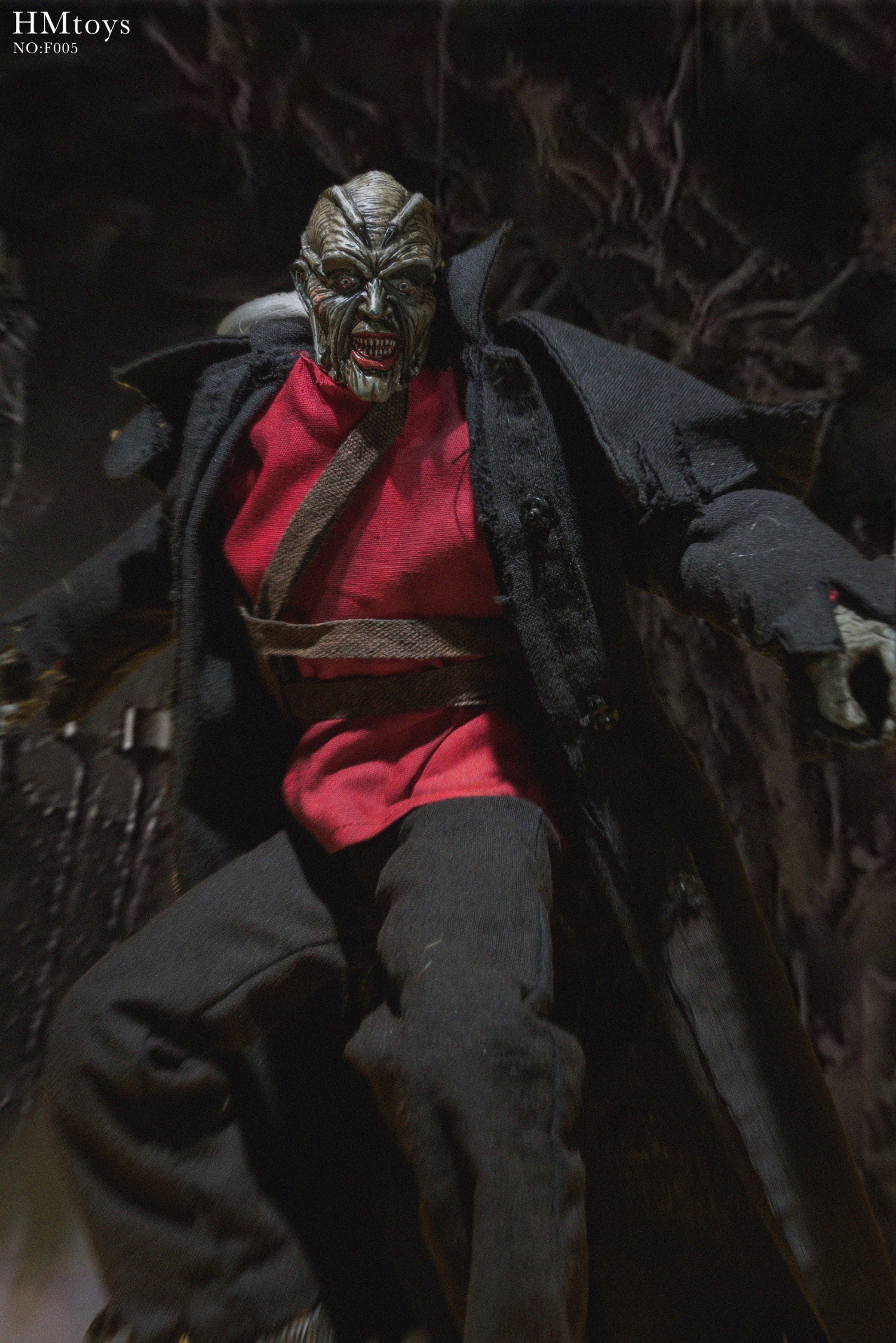 IN-STOCK HMTOYS - Jeepers Creepers Heartbreaking Cannibal 1/6 Moving Doll NO F005 (Licensed)