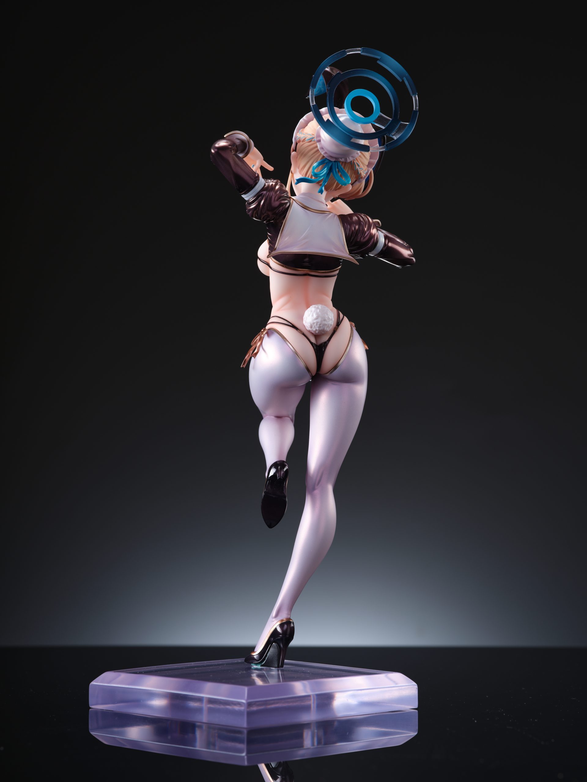 Genius Bee Studio - Blue Archive Asuma Toki Bunny Girl 1/4 & 1/7 Statue(GK)