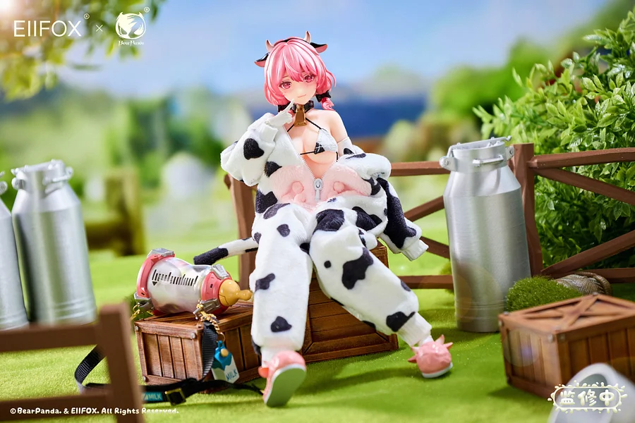 EIIFOX X BearPanda - Milk Cow MOMO Action Figure Licensed