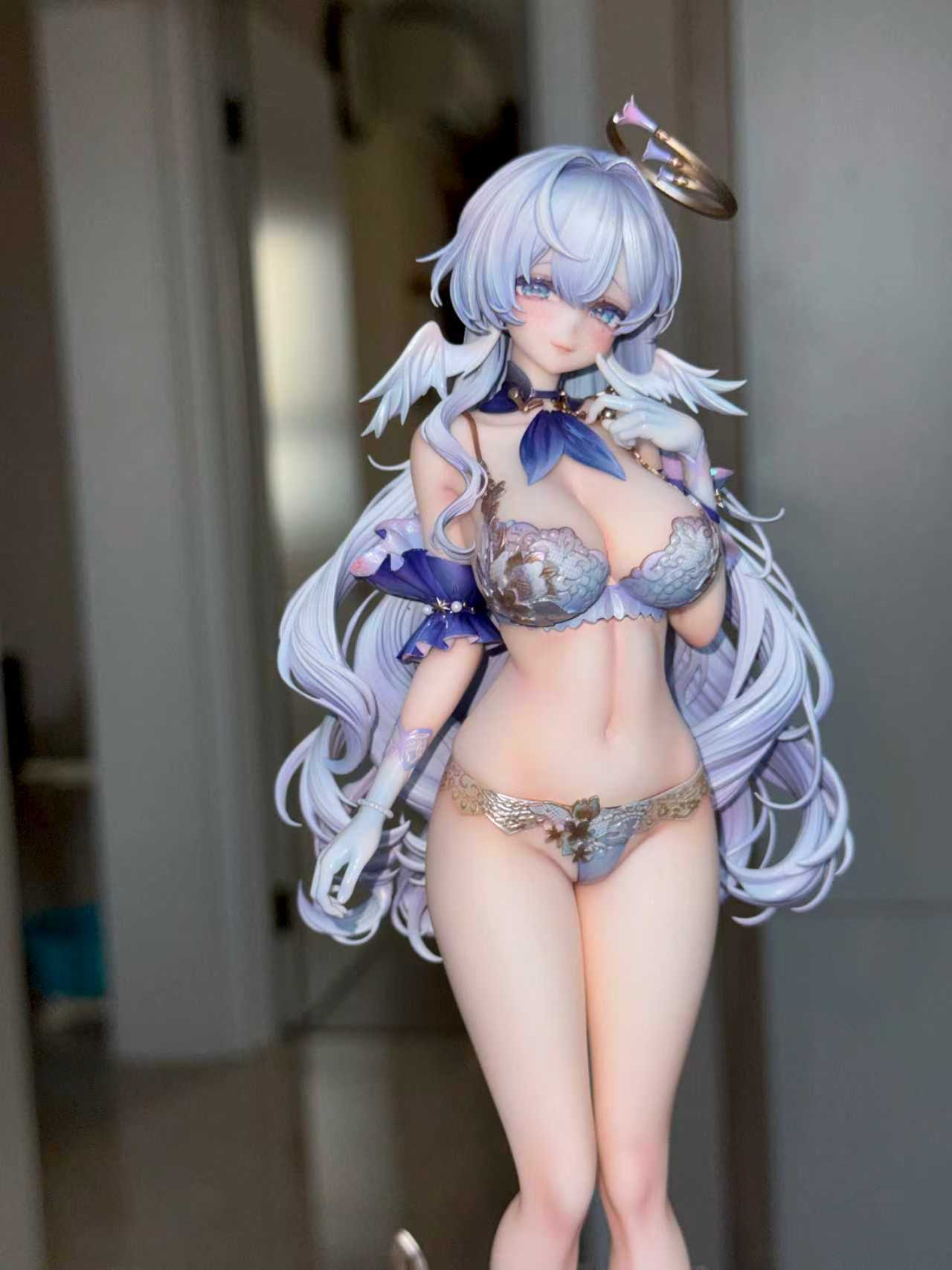 Genius Bee Studio Singing Bird statue