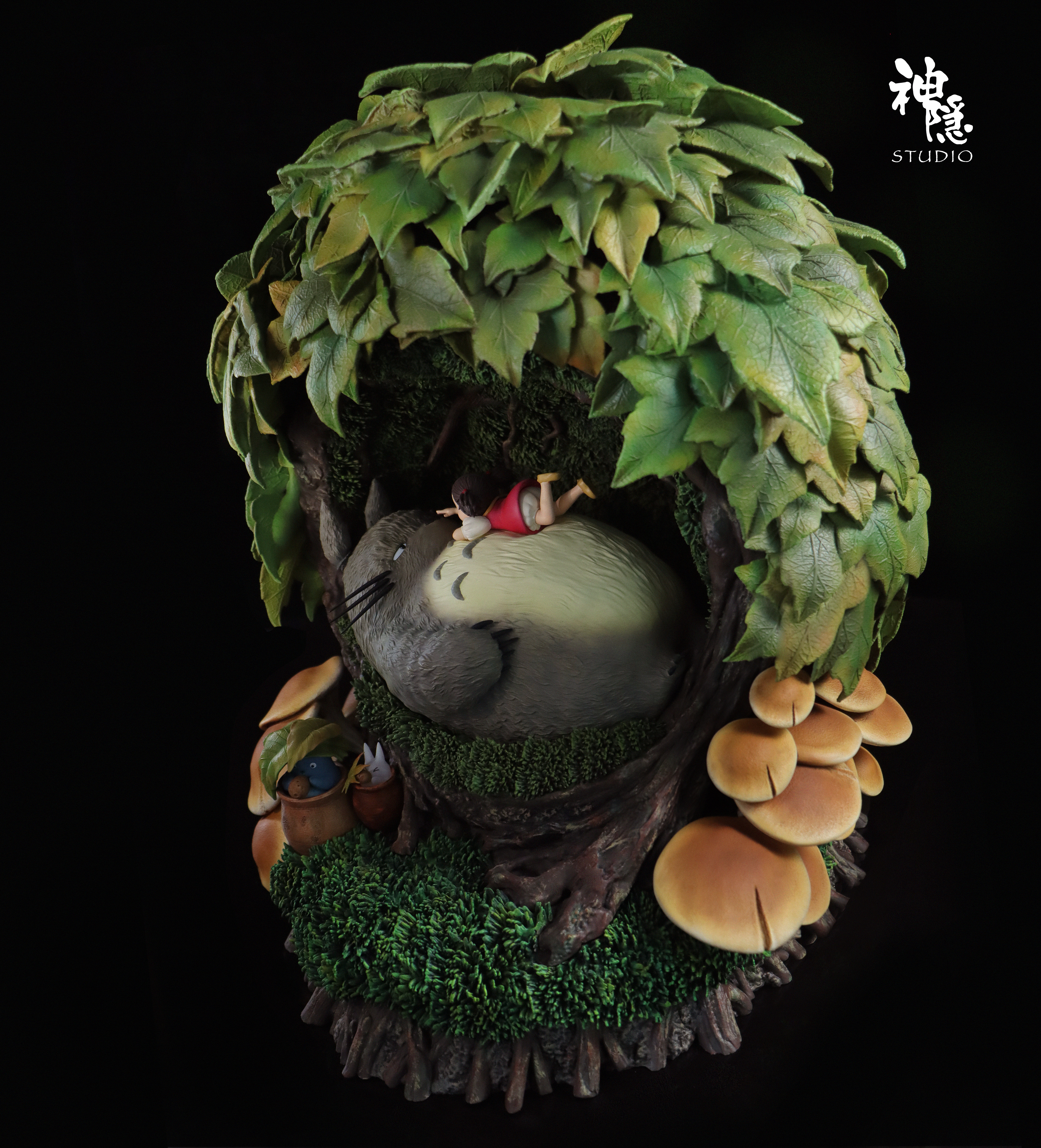 ShenYin Studio - Totoro rest in the tree hole Statue(GK)