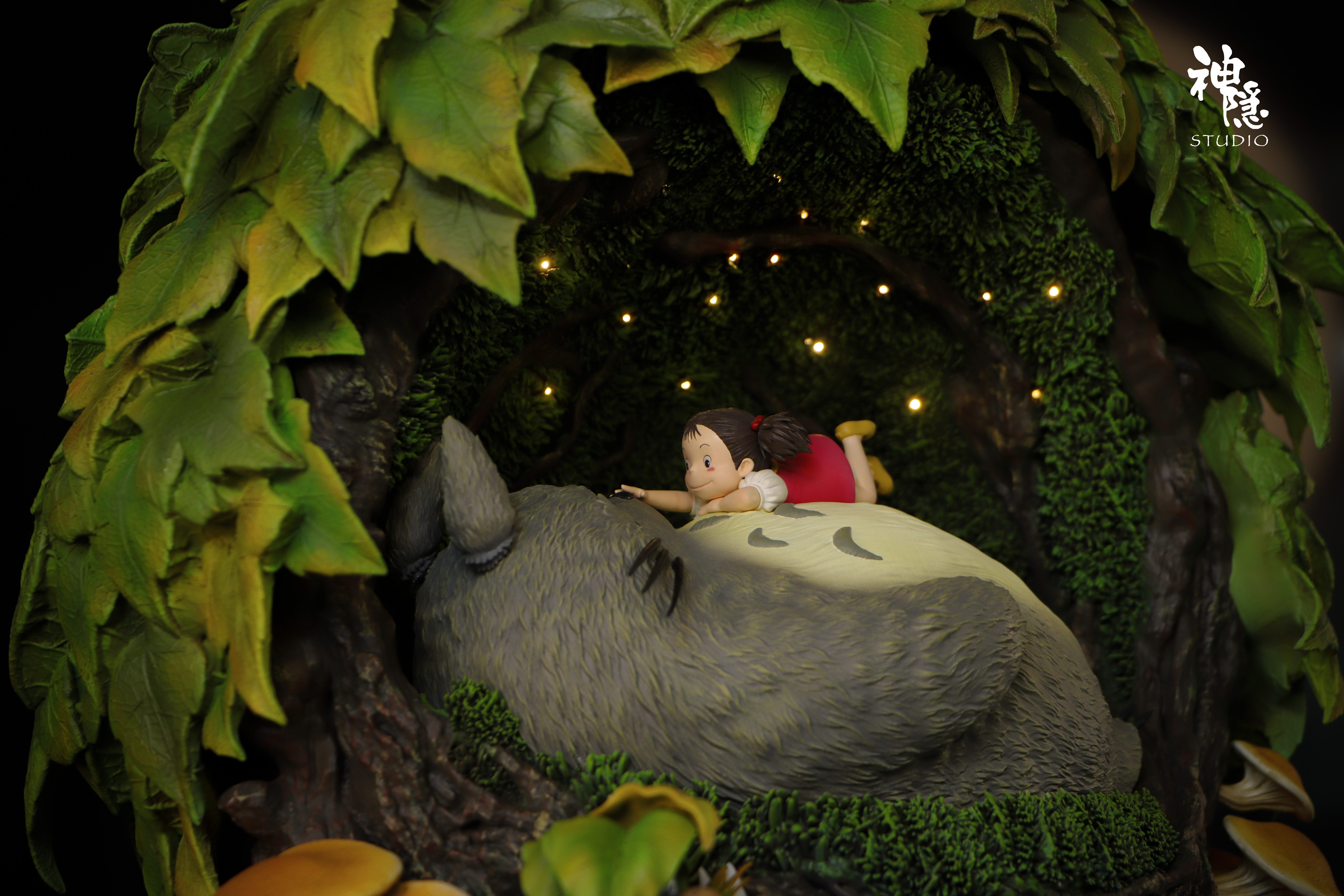 ShenYin Studio - Totoro rest in the tree hole Statue(GK)