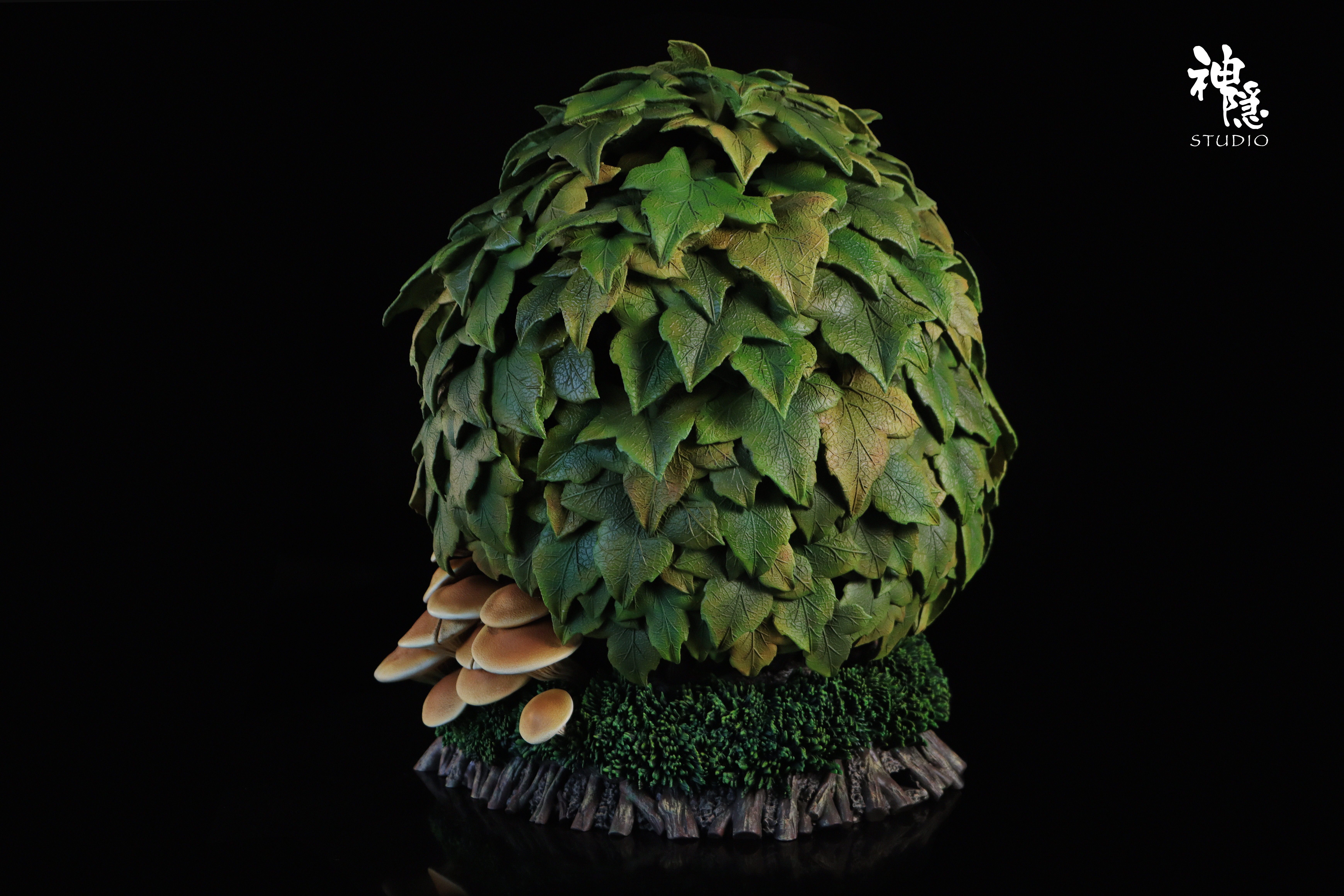 ShenYin Studio - Totoro rest in the tree hole Statue(GK)