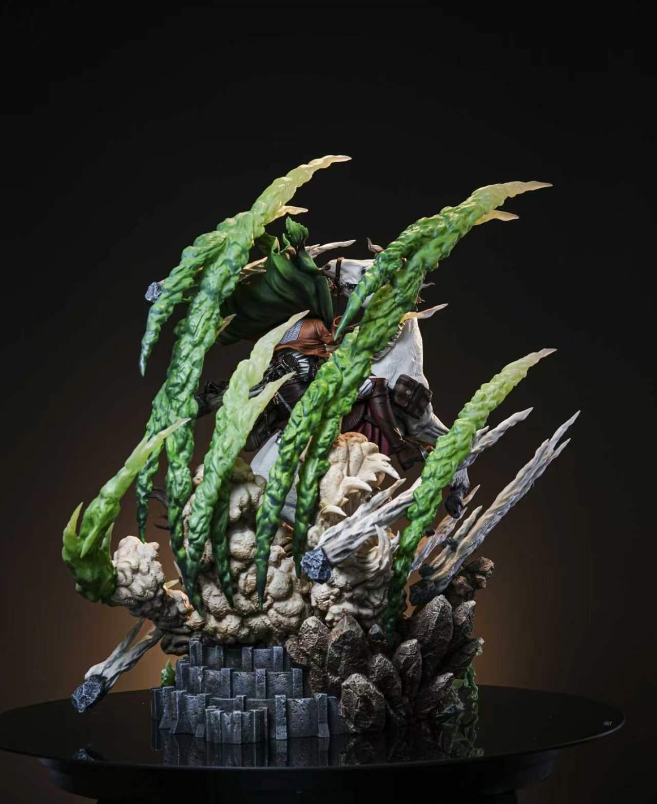 Model Power Studio Commander Erwin's Suicide Charge Attack on Titan