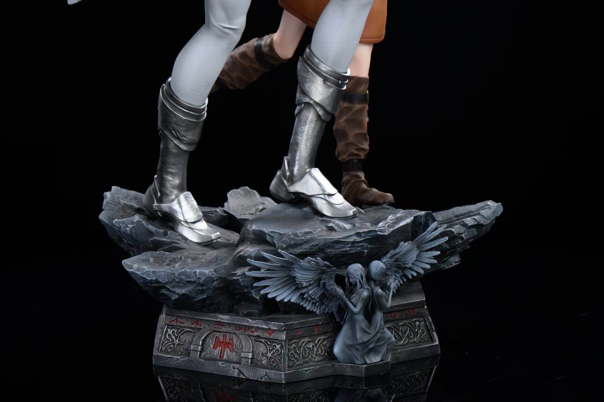 AT Studio BIHS Studio Claymore Denise Clare 1/4