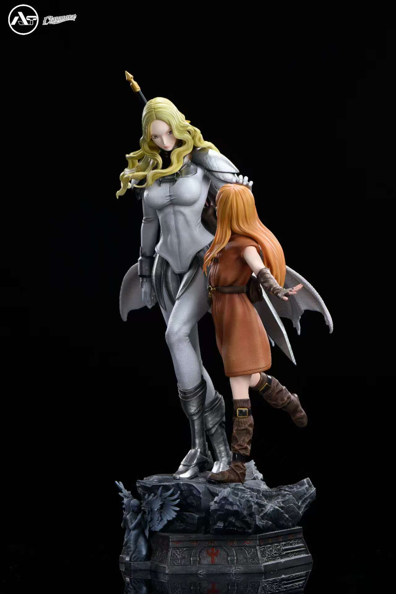 AT Studio BIHS Studio Claymore Denise Clare 1/4