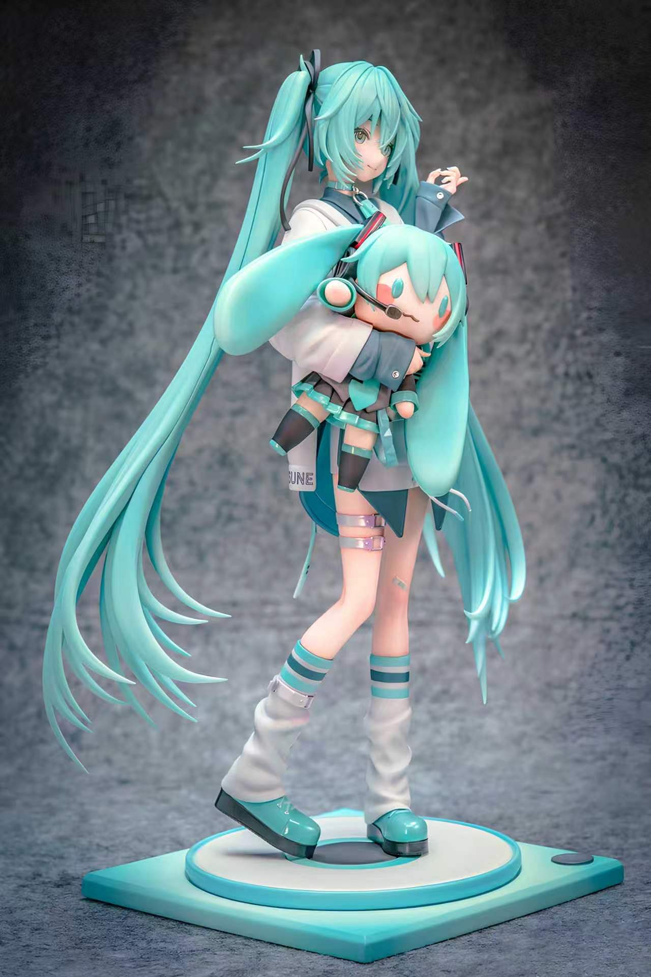 Fufu Studio Hatsune Miku Custom Painted Statue
