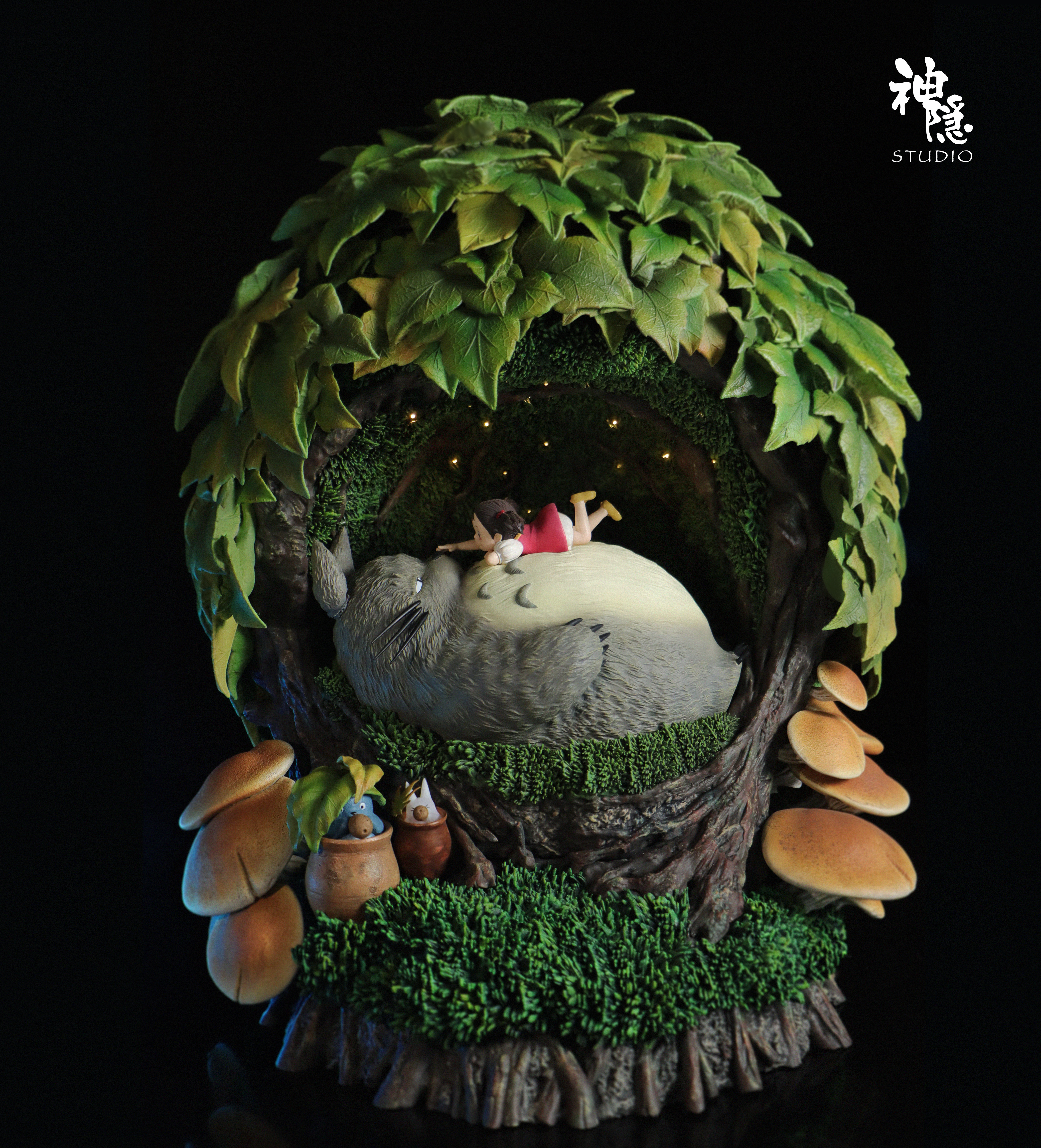ShenYin Studio - Totoro rest in the tree hole Statue(GK)